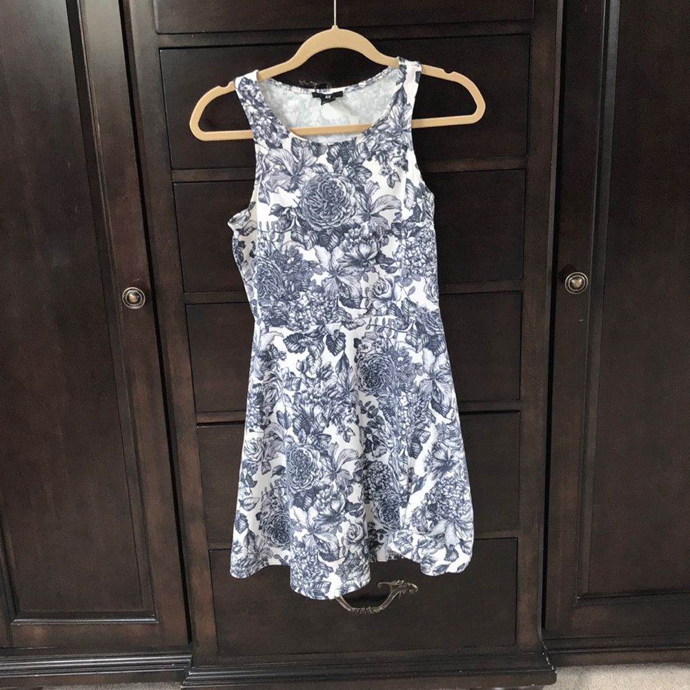 Nicer casual dress